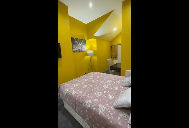 1 Single & 1 Double b/r each En-suite, Droylsden  Main Photo