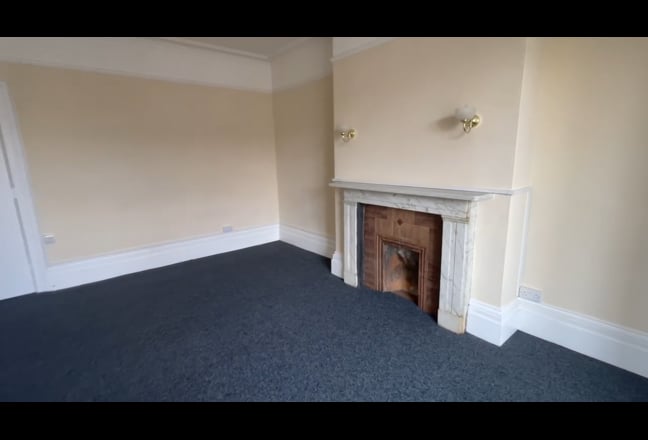 Room in luxury Central Newport house share Main Photo