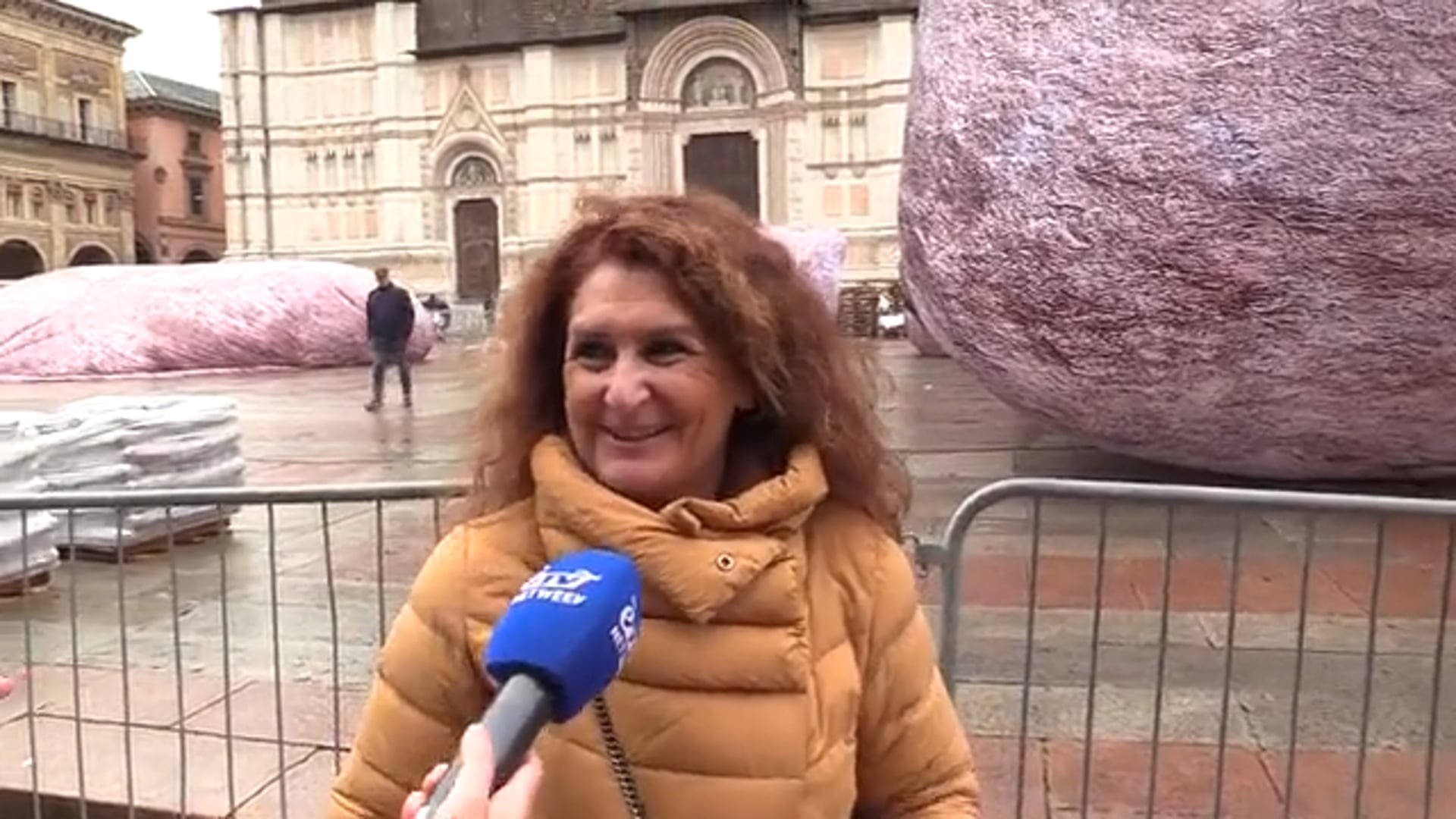 La piazza si divide: roccia sì, roccia no