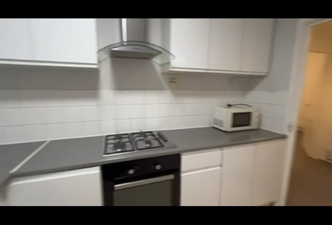 2 Bed Flat With Balcony Near Wapping Station, E1W. Main Photo