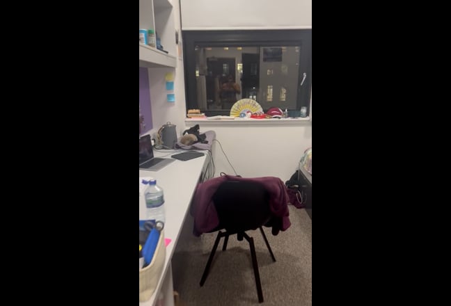 URGENT! New flatmate needed!!west end/city centre  Main Photo