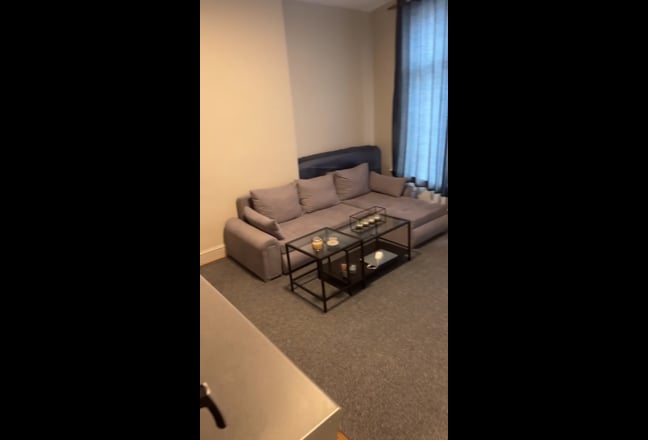 Fully Furnished Double Room with Private Kitchen Main Photo