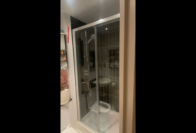 En-suite Double Room fully furnished wandworth  Main Photo