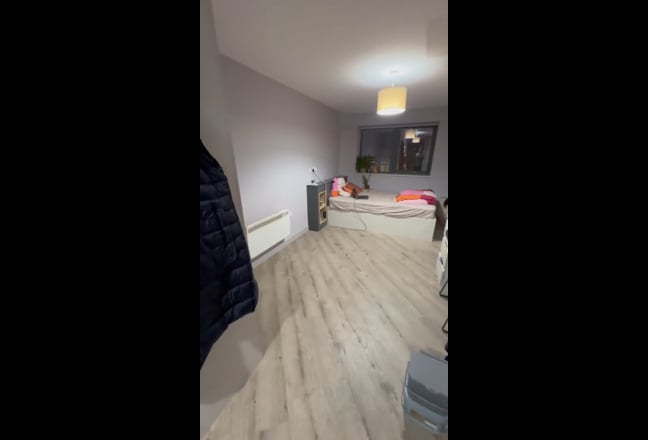 Premium Studio near city centre   Main Photo