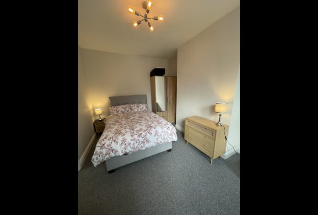 1 Bed Flat Clapham South Tube Main Photo