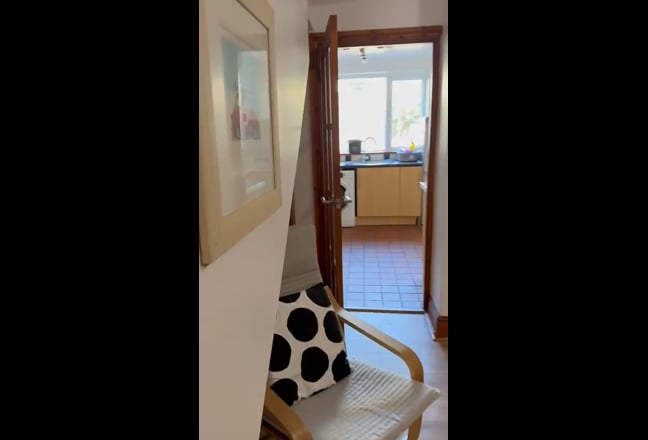 1 Room Available in a Lovely 3-Bedroom House. Main Photo