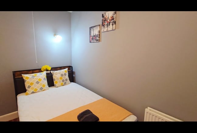 R5 Ground Floor Room with Garden Access Available  Main Photo