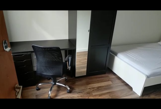 SINGLE bdm - Central Locat - Off Street Car Park - Main Photo