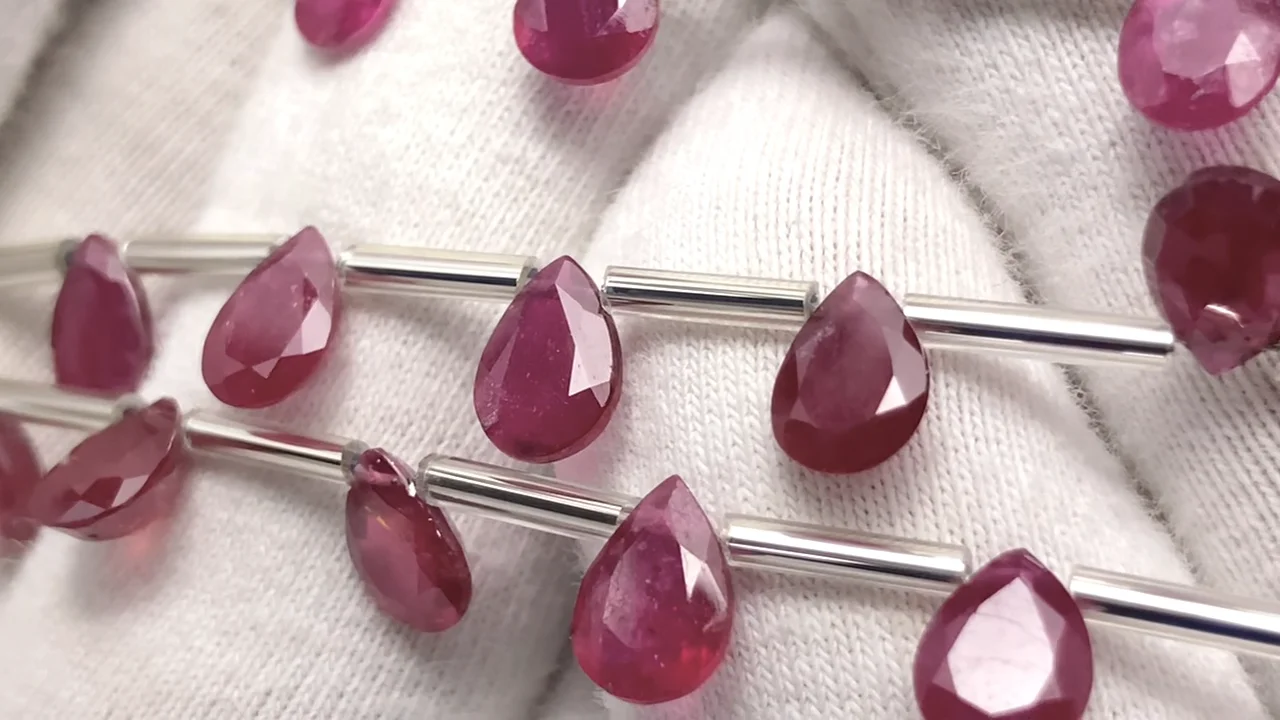 ルビー ペアシェイプ ファセットカット7×5mm 1連（8粒）｜天然石ビーズ