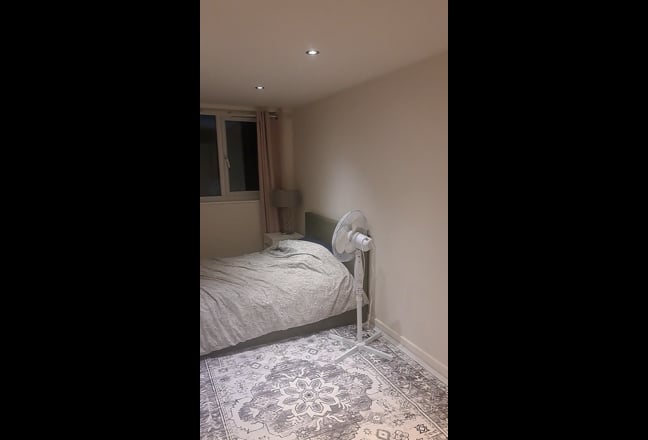 Downstairs double room Main Photo