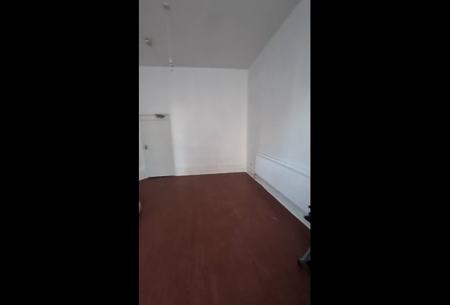 Room Moments from Kilburn Station – Bills Incl Main Photo