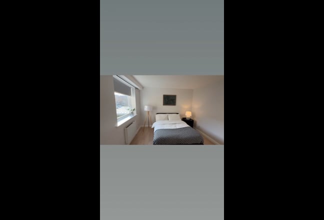 King-Size Ensuite Room- New Refurb, River view  Main Photo