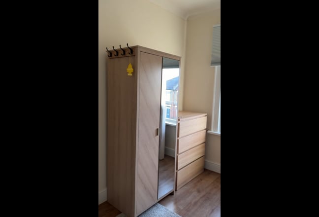 Bright Spacious Double Rooms, Newly Renovated  Main Photo