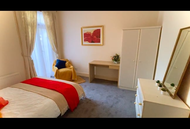 Woodgreen N22 Large furnished room  Main Photo