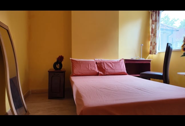 Room for Rent Charlton SE7 - Female Students Main Photo