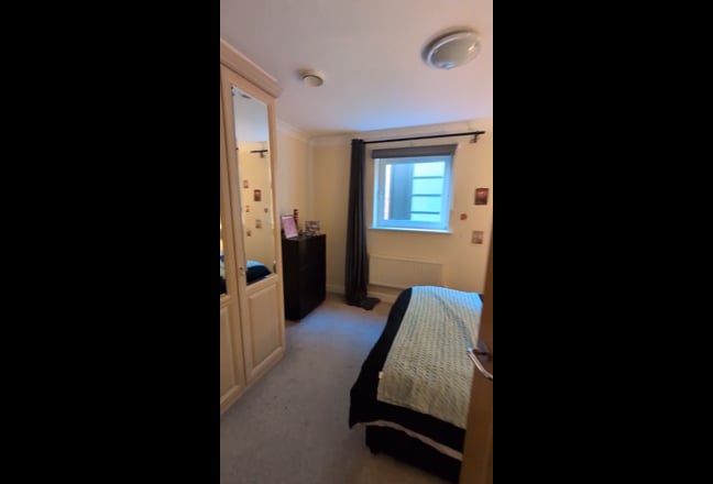 Room in a 2bed-2 bath near St. Paul's  Main Photo