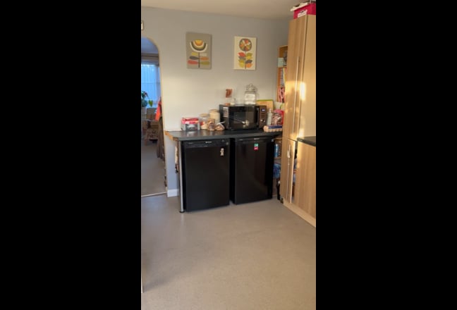 Large Double furnished bedroom to let Main Photo