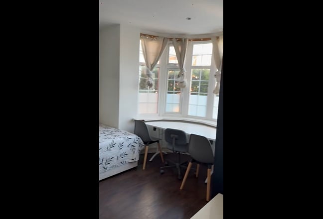 Peaceful Studio Room for Rent in Colindale - &pound;1400 Main Photo
