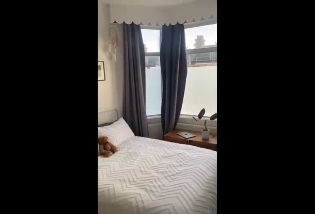 HUGE Double Room  - All Inclusive Bills ! Main Photo