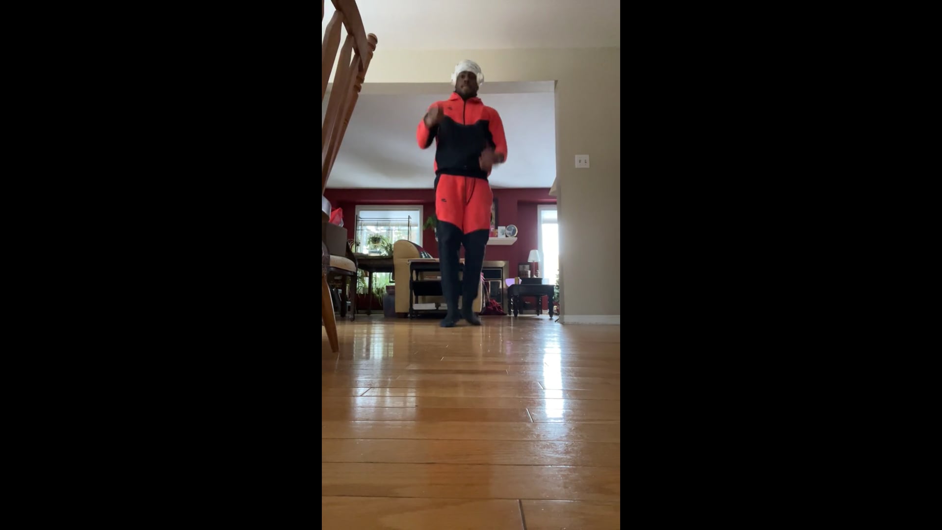 Watch eber  doyle's Vertical Jump: 17 inches