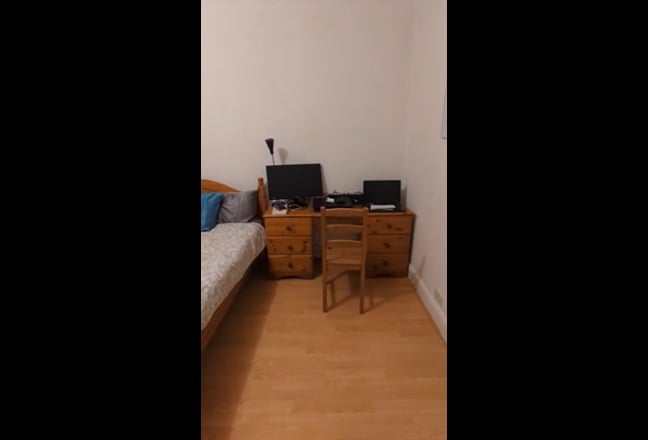 Bright & Spacious  en suite double room in Harrow Main Photo