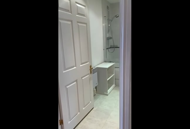 Leamington perfect location and price!  Main Photo