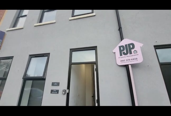 2 Rooms available, great location and bills inc!! Main Photo