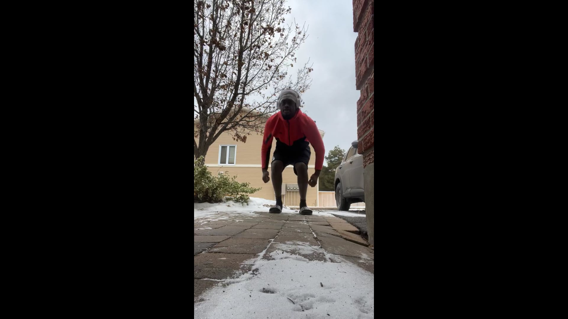 Watch eber  doyle's Vertical Jump: 23.5 inches