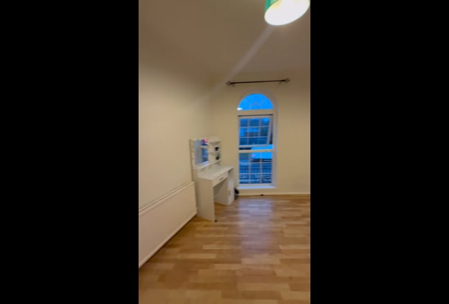 Bright Double Room Near Stanmore Station Main Photo