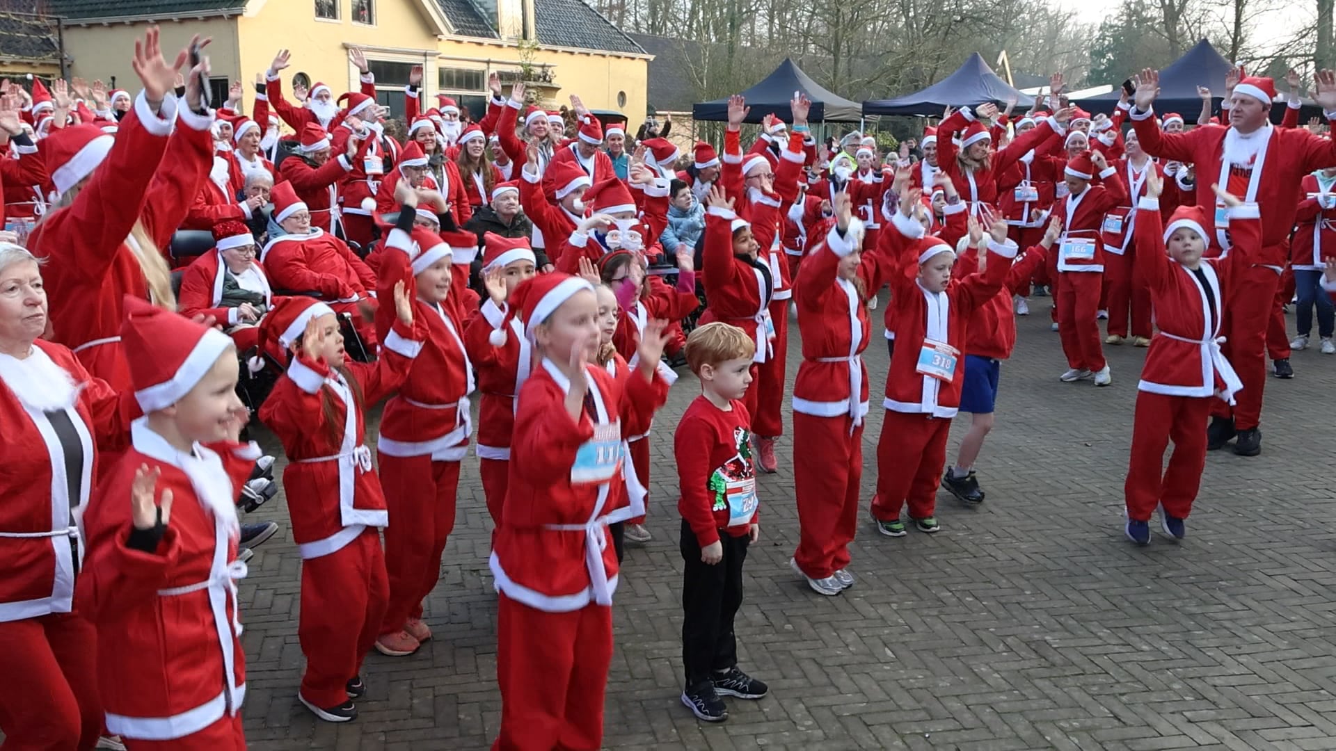 Nienoord Santarun verbreekt records met 650 lopers (2025)