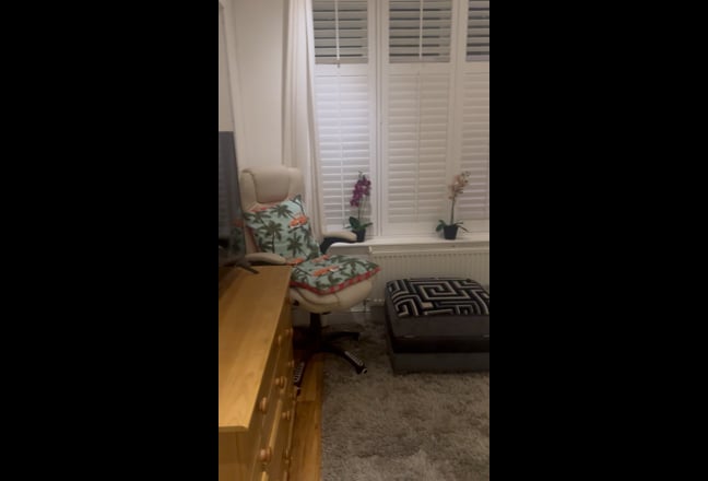 Beautiful Large Garden Flat All Bills Included!! Main Photo