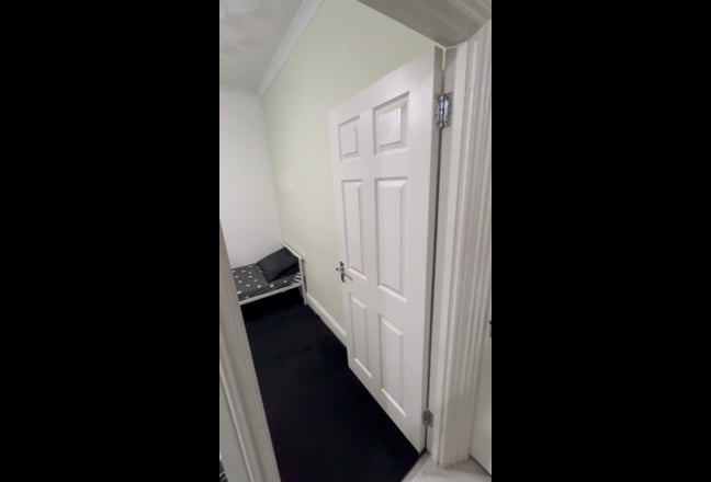 Double bedroom for rent Main Photo