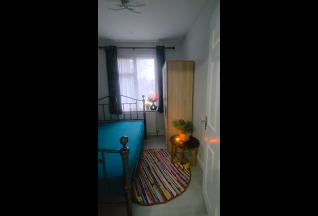  Room  available  Immediately  for  females  preferred Main Photo