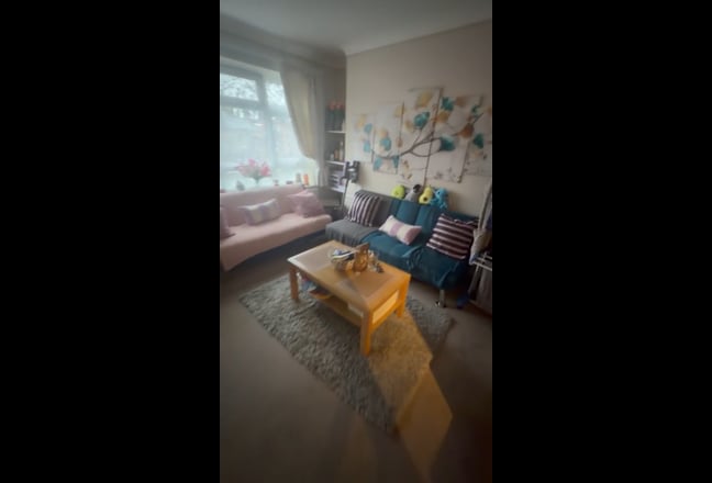 Double room to rent in a two bed flat Main Photo