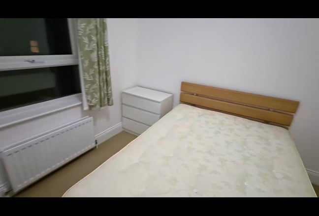 Modern One-Bedroom Second Floor Flat - Furnishef Main Photo