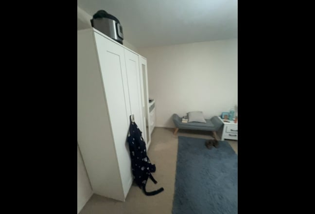 Large room to rent Stratford Main Photo