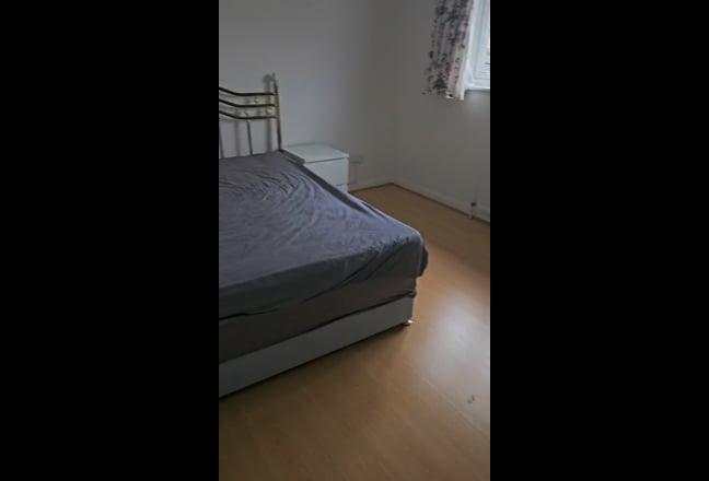 Fully Furnished large double bedroom (incl bills) Main Photo