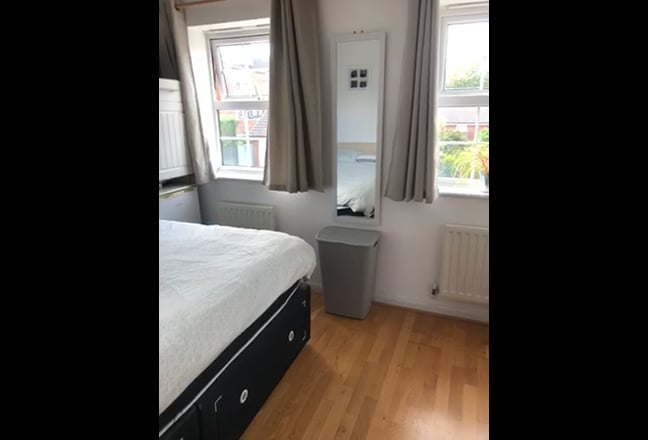 Large furnished double room Main Photo