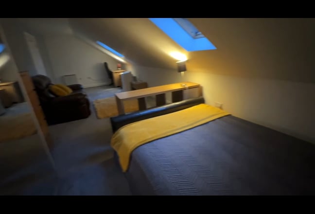 LGE  Room Penthouse Style Apt Moseley  Village Main Photo