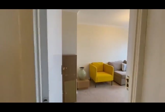 Fully furnished city center top floor 2 bdrm flat Main Photo