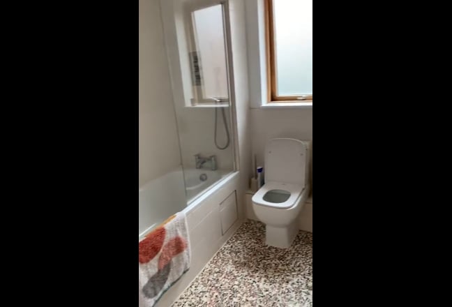 Peaceful East London river apartment -Bills Inc Main Photo