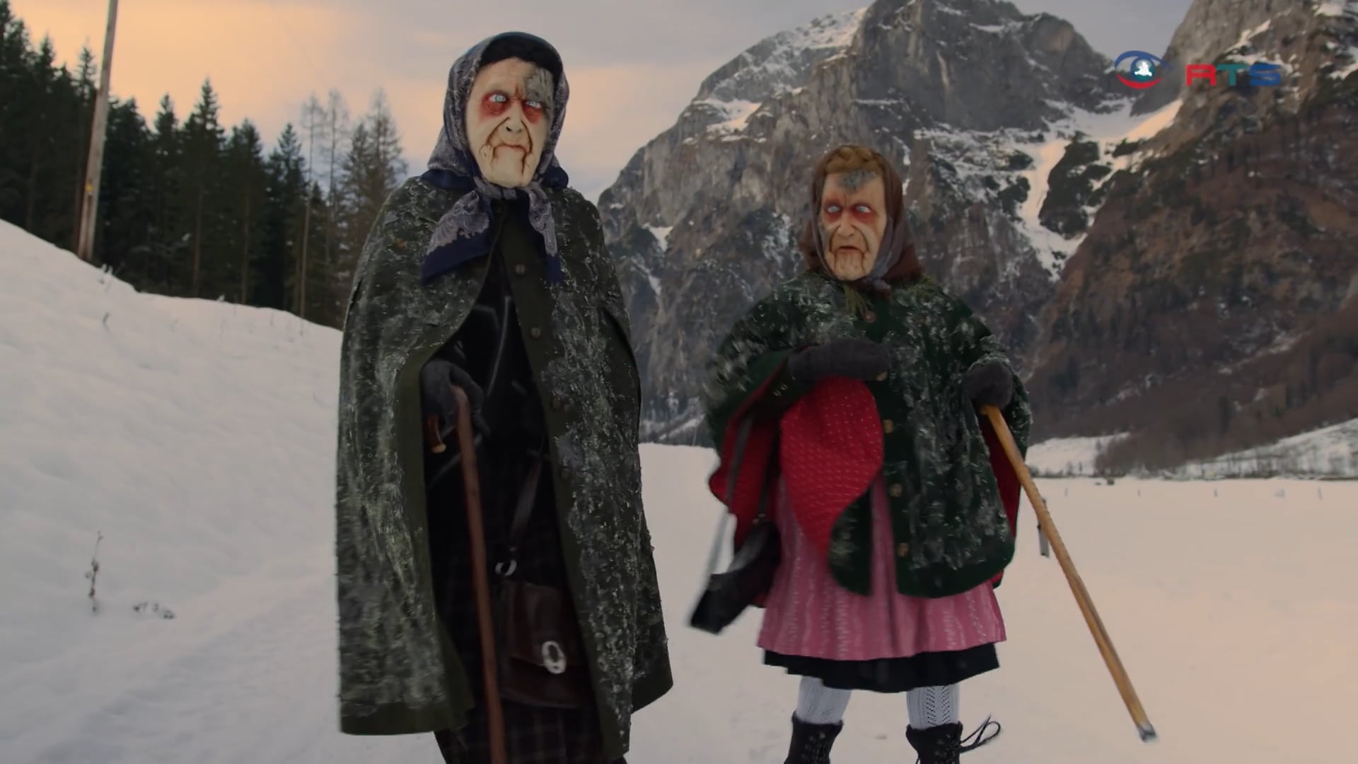 typisch-salzburg-lammertaler-perchten