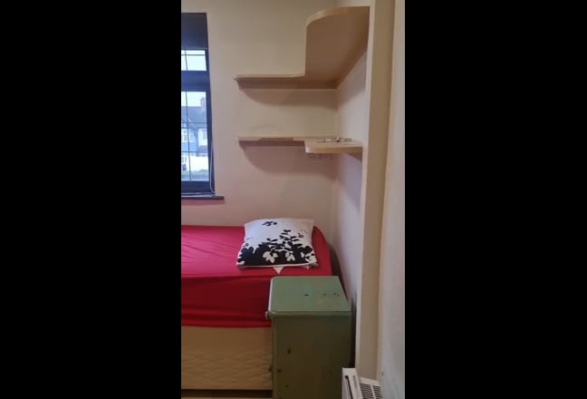 Fully furnished single and double rooms available  Main Photo