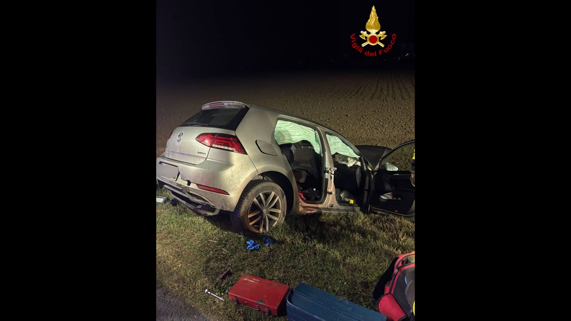 Schianto fra due auto a San Pietro in Casale, 5 feriti