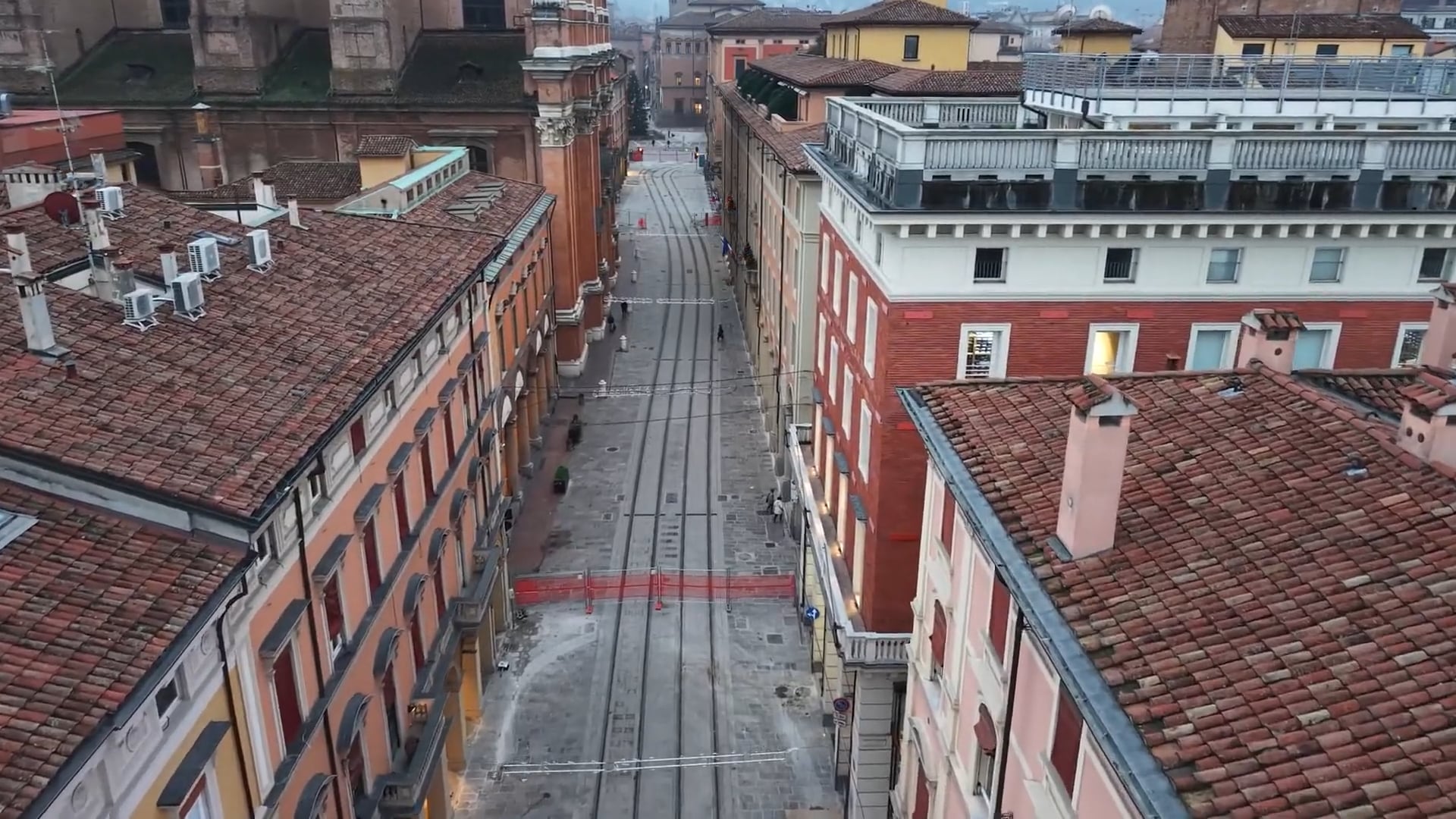 Tram: ecco la ‘nuova’ via Indipendenza. Lepore: ‘Cantieri, siamo nei tempi: prime corse nel 2027’