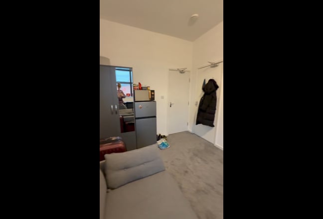 Final Room! Friendly All-Female House Share in M14 Main Photo