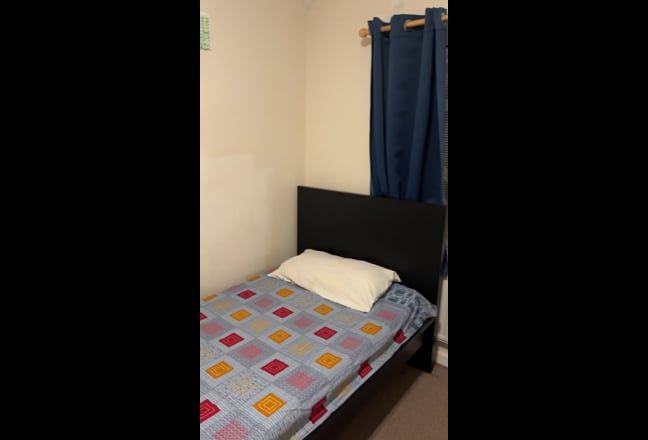 Specious Single Room  Main Photo