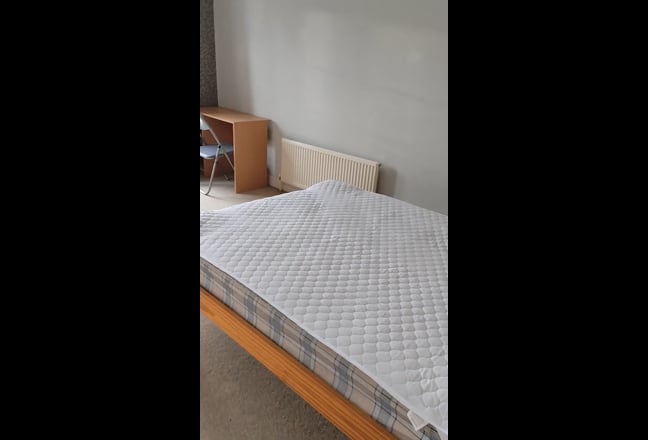 Beautiful en-suite for working profiessionals  Main Photo