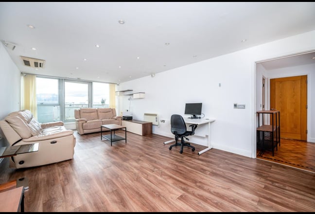 Stunning 2 Bedroom Penthouse Available for LET  Main Photo