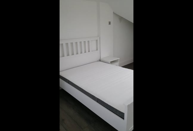 Woodford Lovely Room Available All Bills Included Main Photo
